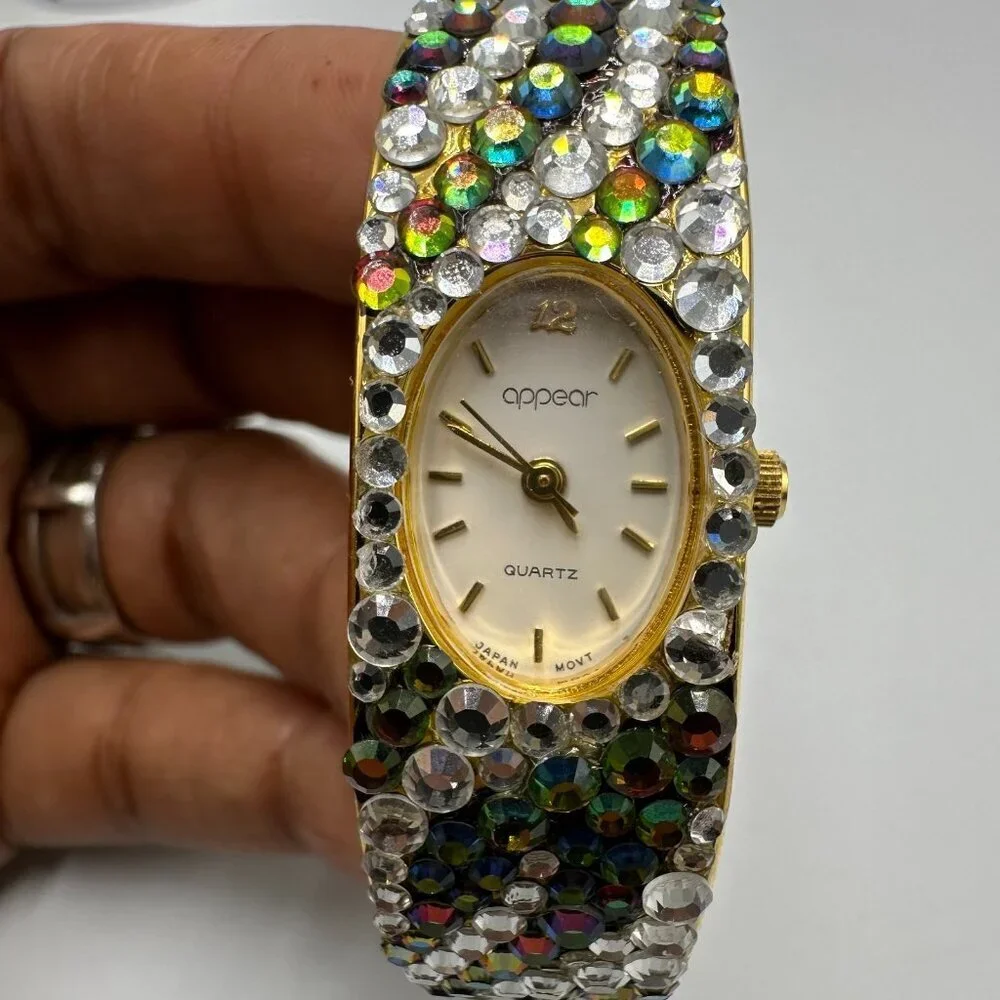 Rhinestone Watch Women Gold Tone Striped Bling Bangle Band New Battery 6.5